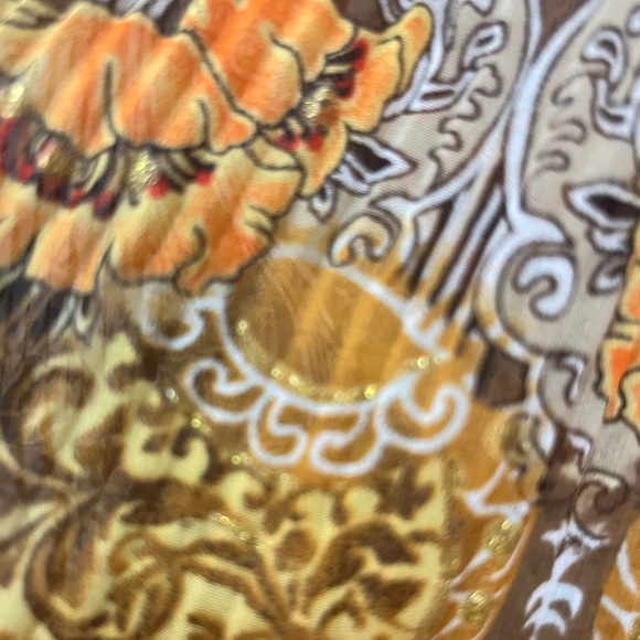 Semi-shear boho style top. - Picture 6 of 7